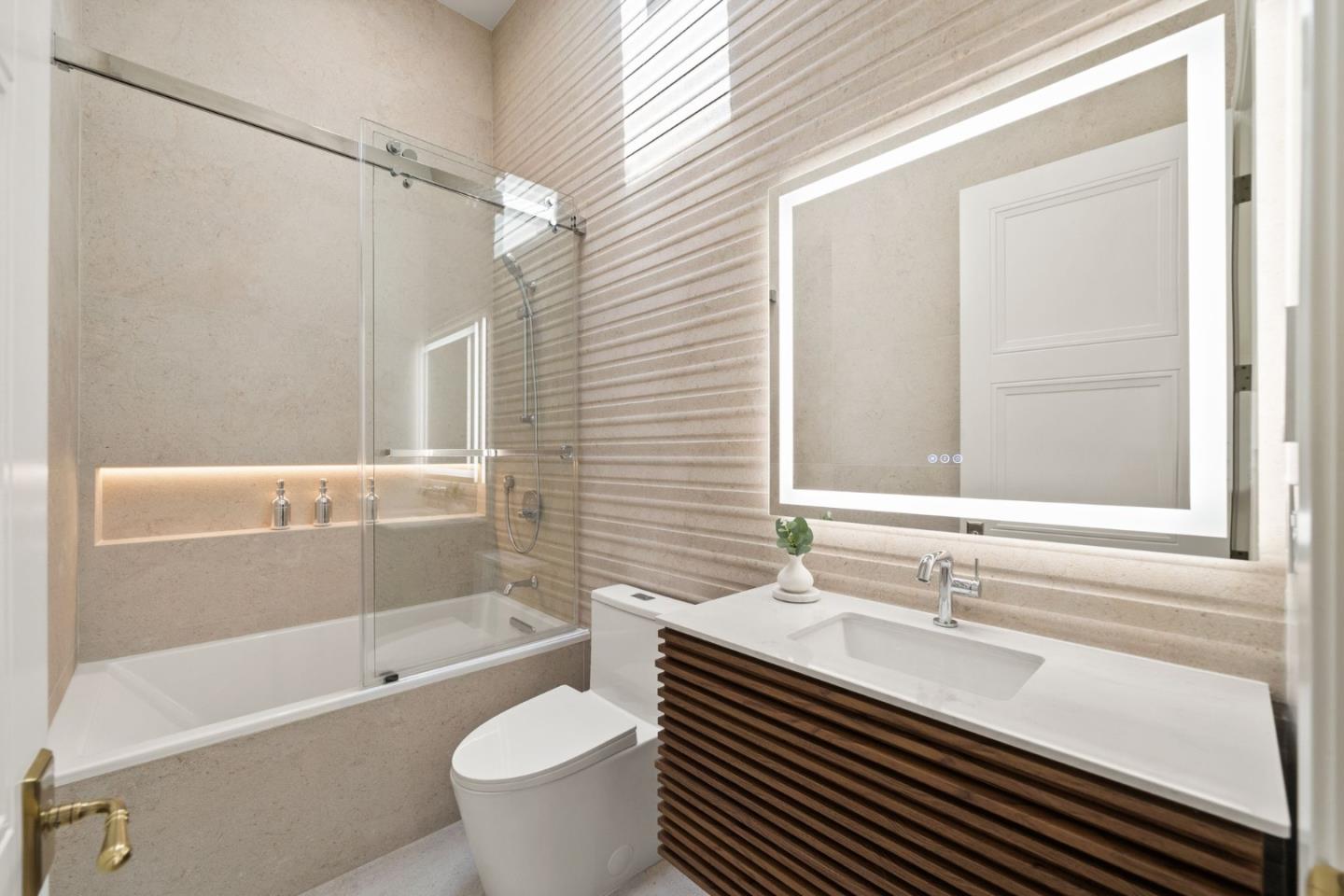 Detail Gallery Image 28 of 72 For 1025 Walnut St, San Carlos,  CA 94070 - 4 Beds | 4 Baths