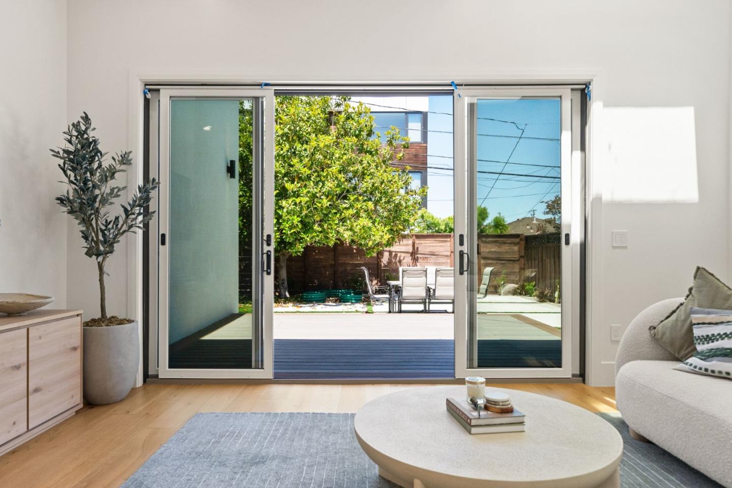 Detail Gallery Image 31 of 72 For 1025 Walnut St, San Carlos,  CA 94070 - 4 Beds | 4 Baths