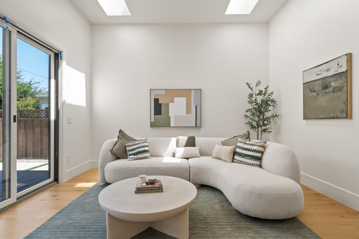 Detail Gallery Image 32 of 72 For 1025 Walnut St, San Carlos,  CA 94070 - 4 Beds | 4 Baths