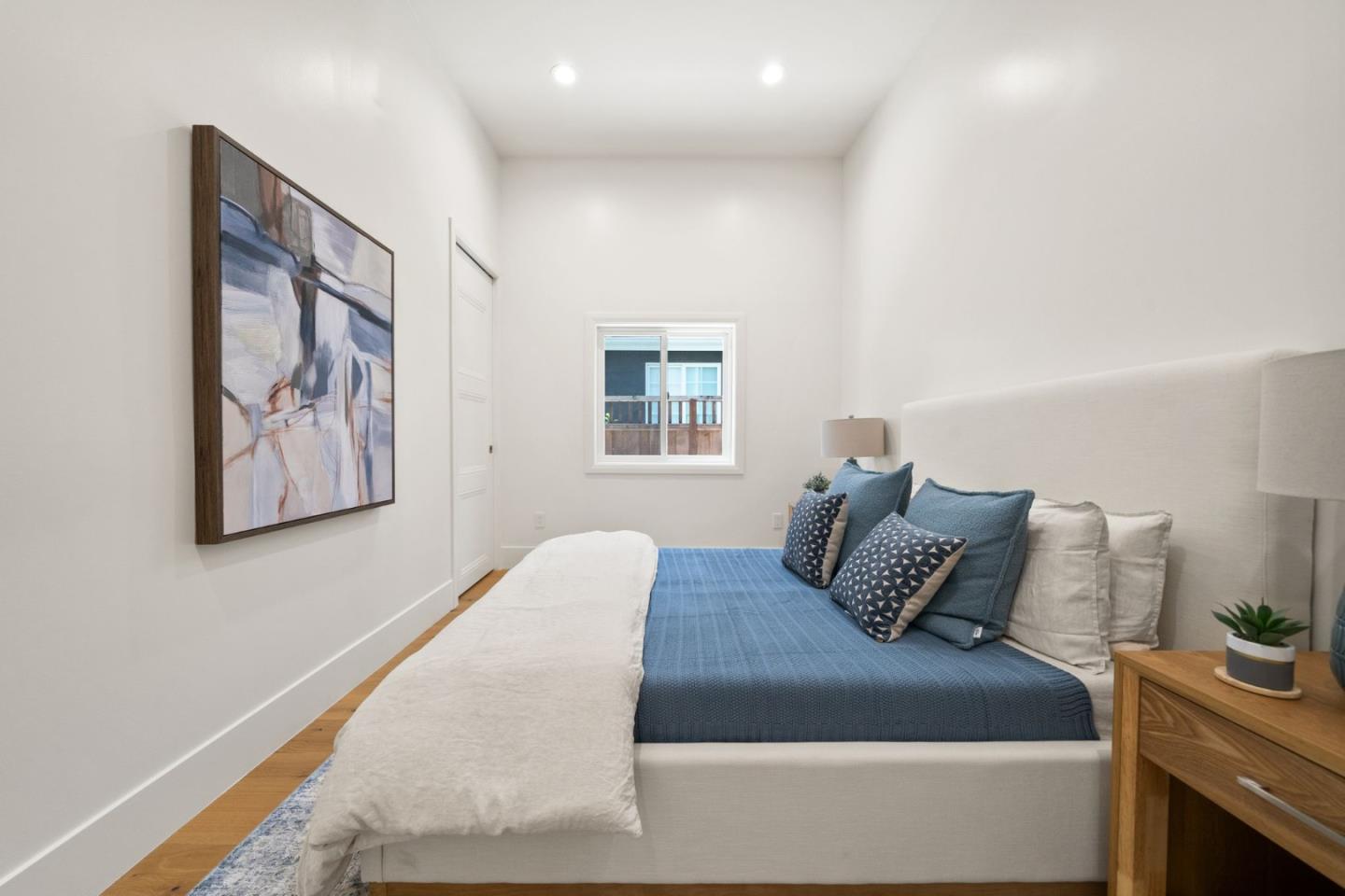 Detail Gallery Image 34 of 72 For 1025 Walnut St, San Carlos,  CA 94070 - 4 Beds | 4 Baths