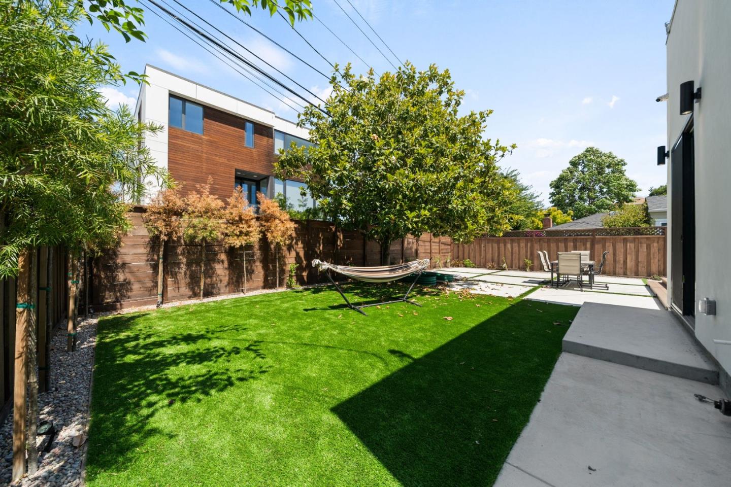 Detail Gallery Image 41 of 72 For 1025 Walnut St, San Carlos,  CA 94070 - 4 Beds | 4 Baths