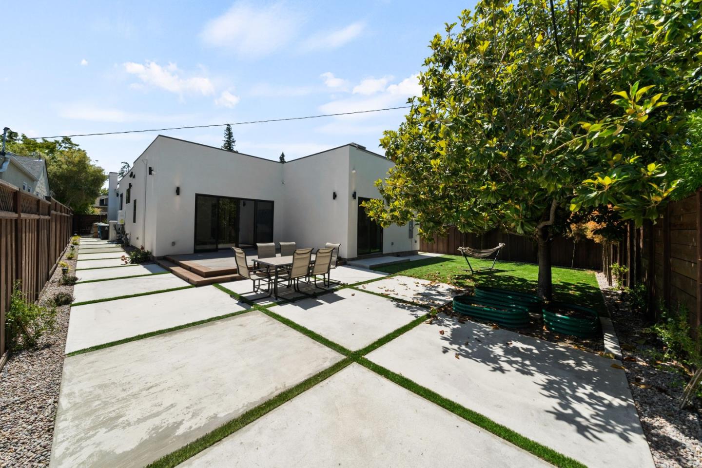Detail Gallery Image 43 of 72 For 1025 Walnut St, San Carlos,  CA 94070 - 4 Beds | 4 Baths