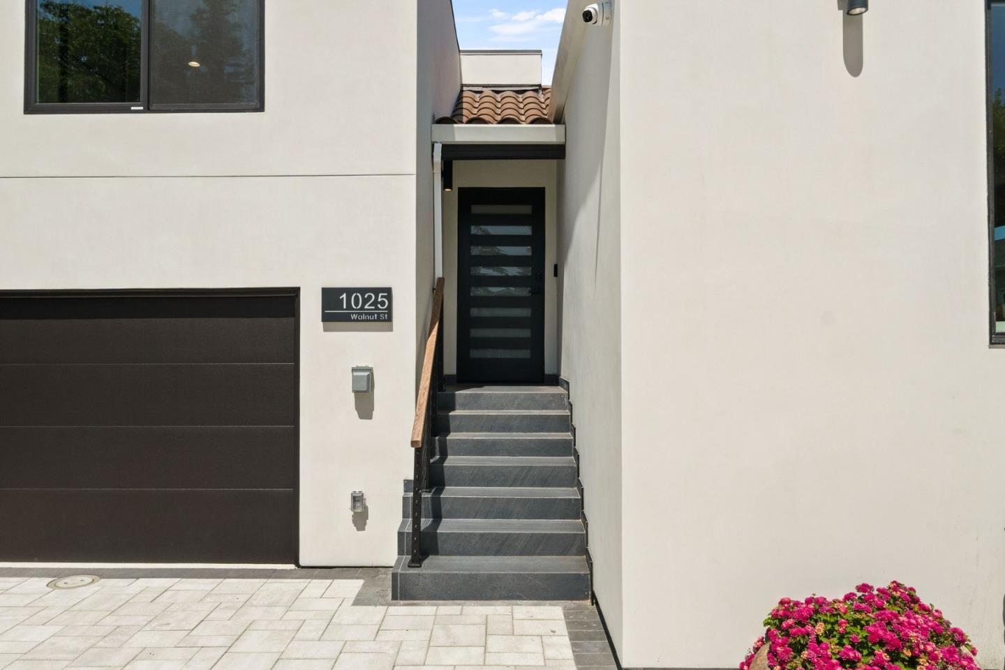 Detail Gallery Image 45 of 72 For 1025 Walnut St, San Carlos,  CA 94070 - 4 Beds | 4 Baths
