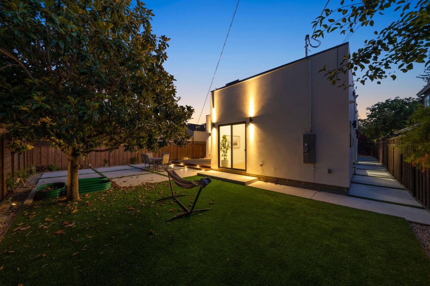 Detail Gallery Image 5 of 72 For 1025 Walnut St, San Carlos,  CA 94070 - 4 Beds | 4 Baths