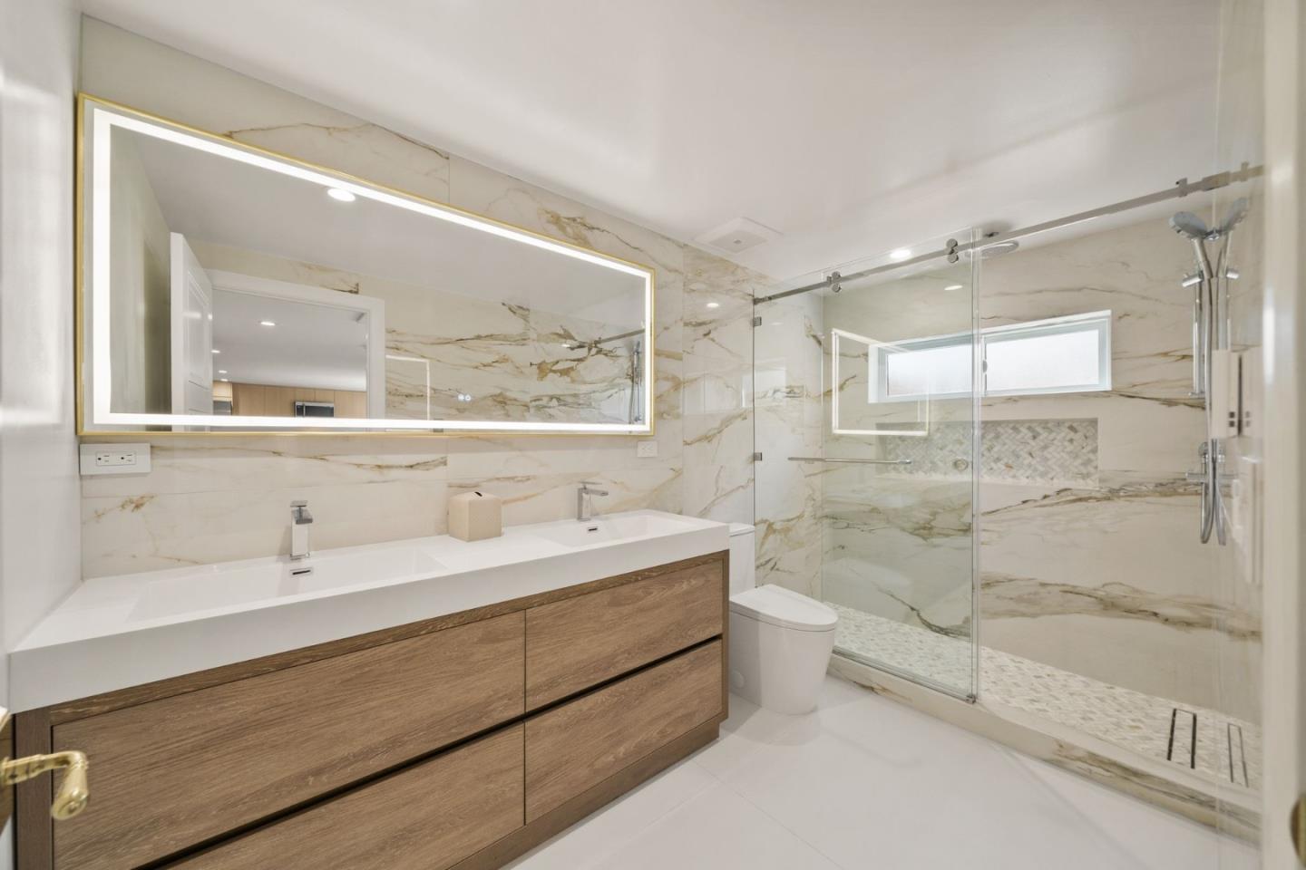 Detail Gallery Image 51 of 72 For 1025 Walnut St, San Carlos,  CA 94070 - 4 Beds | 4 Baths