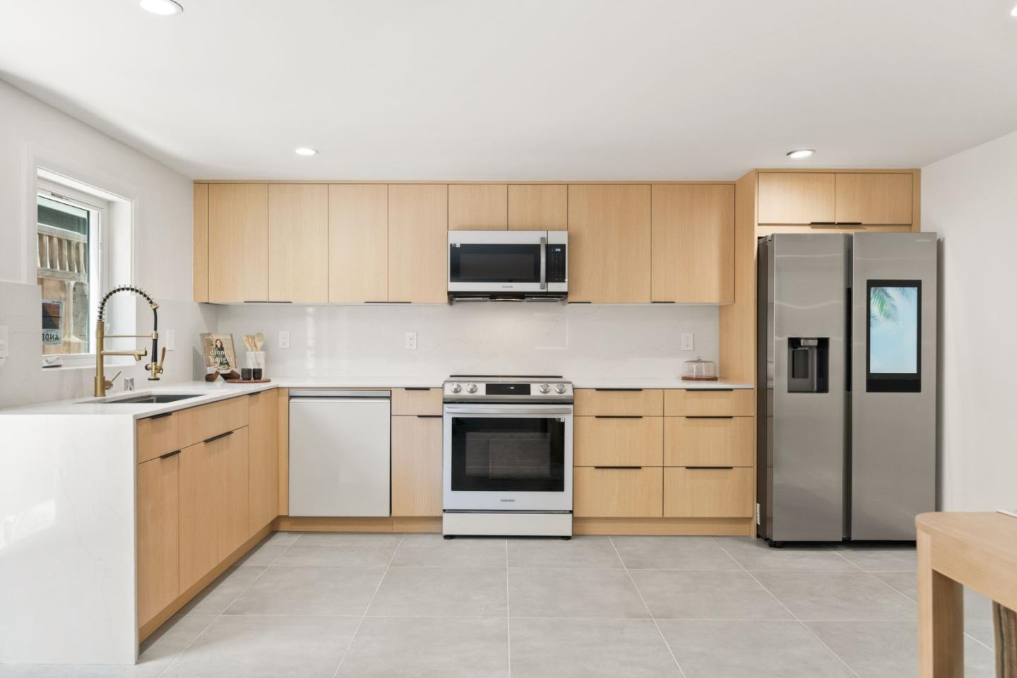 Detail Gallery Image 56 of 72 For 1025 Walnut St, San Carlos,  CA 94070 - 4 Beds | 4 Baths