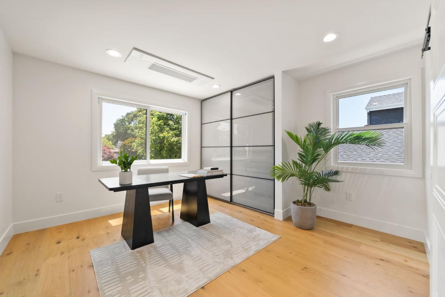 Detail Gallery Image 7 of 72 For 1025 Walnut St, San Carlos,  CA 94070 - 4 Beds | 4 Baths