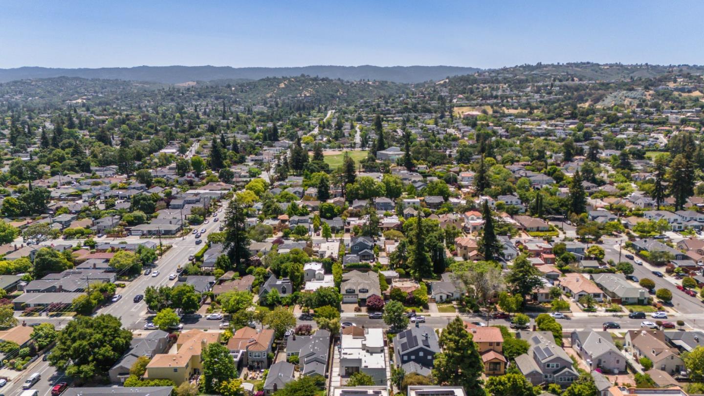 Detail Gallery Image 71 of 72 For 1025 Walnut St, San Carlos,  CA 94070 - 4 Beds | 4 Baths