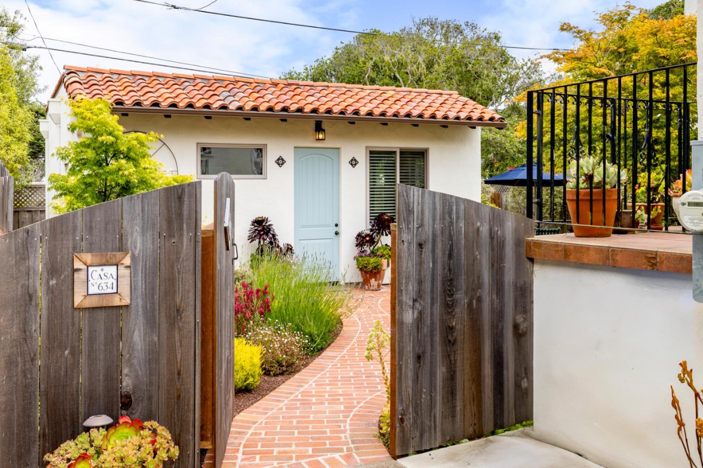 Detail Gallery Image 16 of 28 For 636 Spazier Avenue, Pacific Grove,  CA 93950 - 3 Beds | 3 Baths