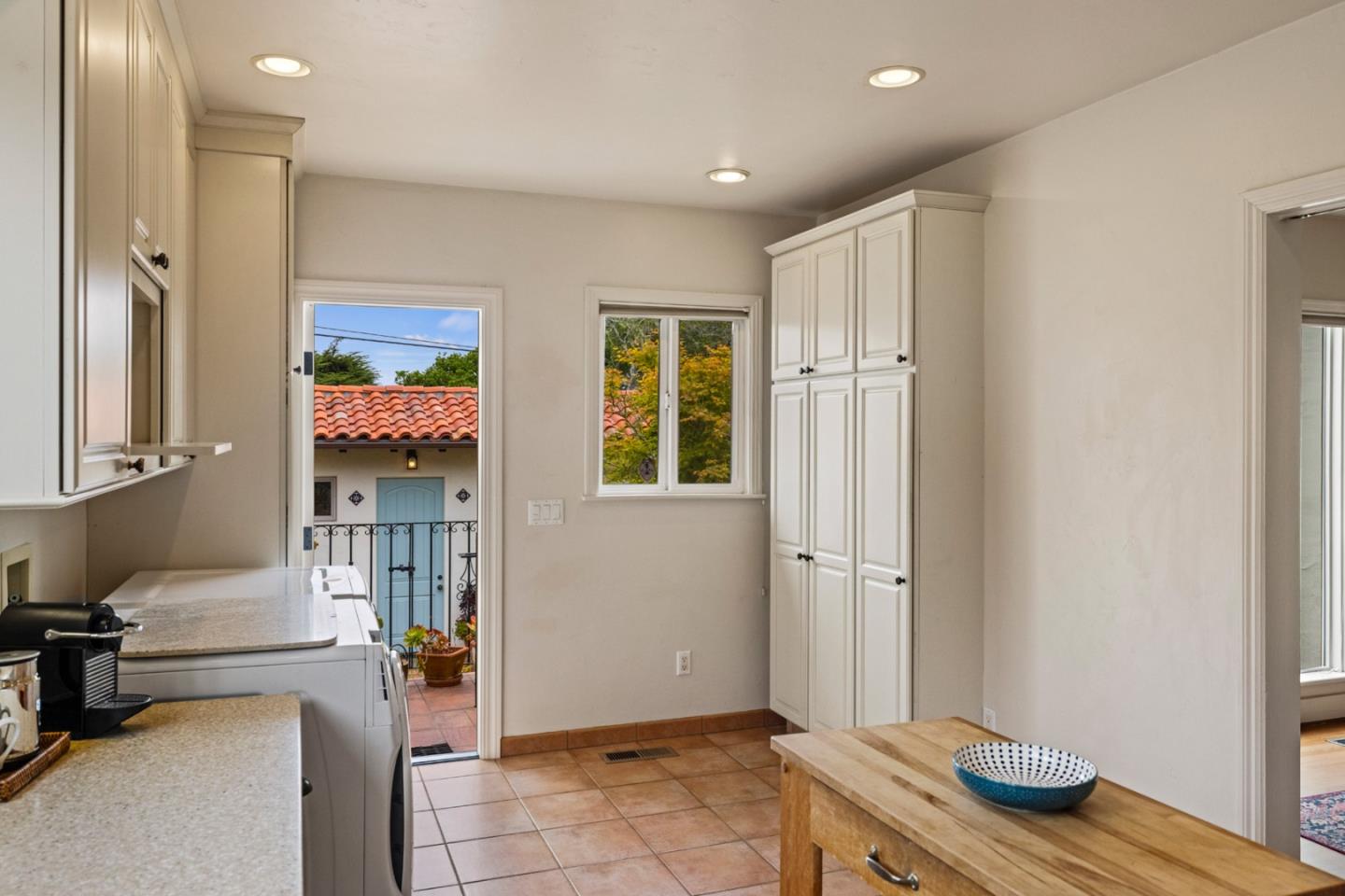 Detail Gallery Image 7 of 28 For 636 Spazier Avenue, Pacific Grove,  CA 93950 - 3 Beds | 3 Baths