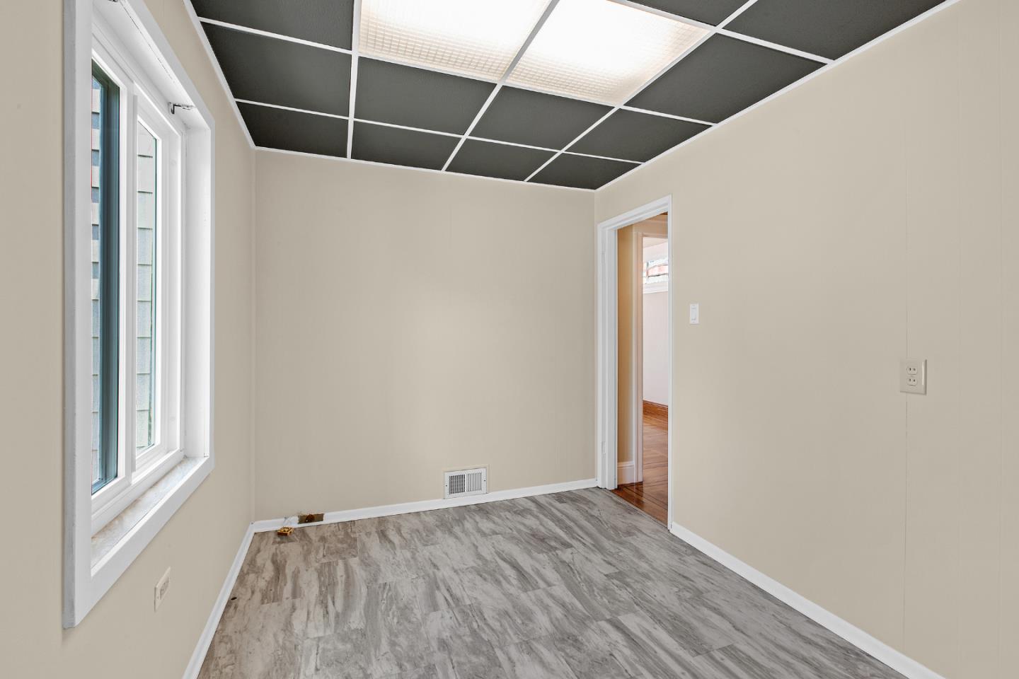 Detail Gallery Image 16 of 37 For 222 Holyoke, San Francisco,  CA 94134 - 2 Beds | 1 Baths
