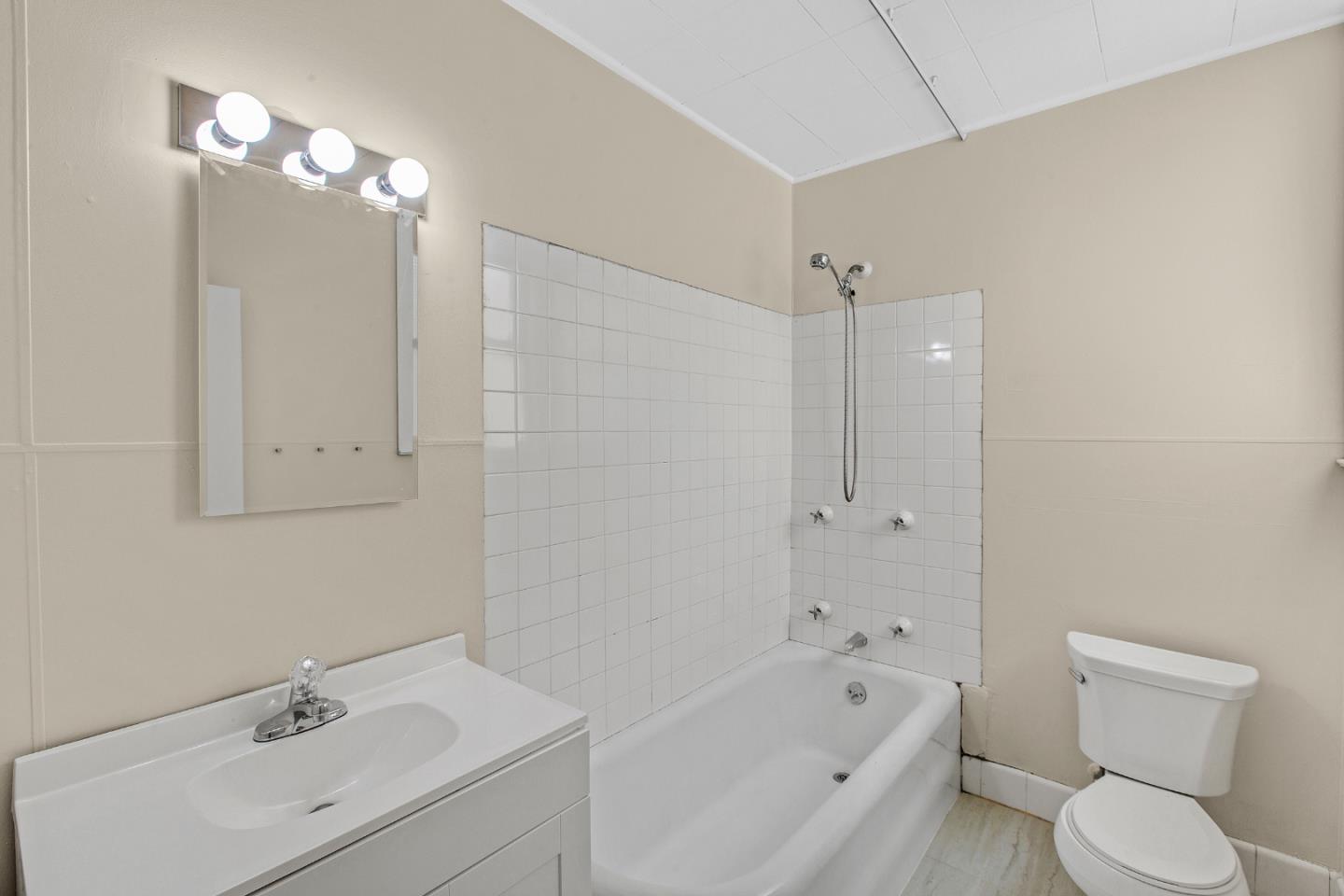 Detail Gallery Image 22 of 37 For 222 Holyoke, San Francisco,  CA 94134 - 2 Beds | 1 Baths