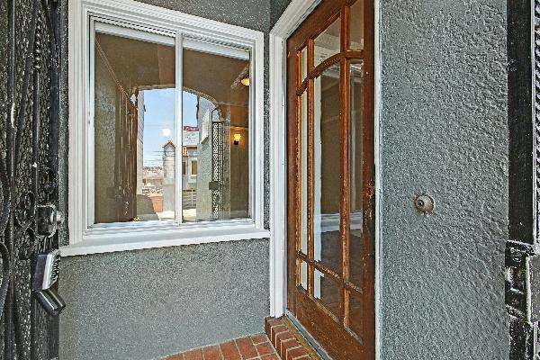 Detail Gallery Image 5 of 37 For 222 Holyoke, San Francisco,  CA 94134 - 2 Beds | 1 Baths