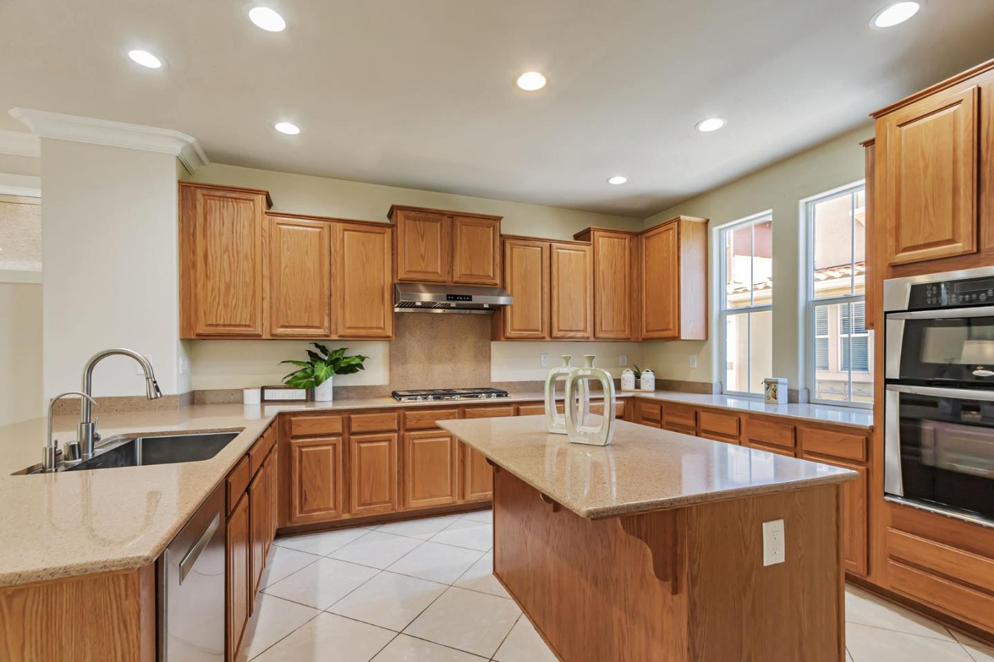Detail Gallery Image 15 of 52 For 755 Adeline Ave, San Jose,  CA 95136 - 4 Beds | 3/1 Baths