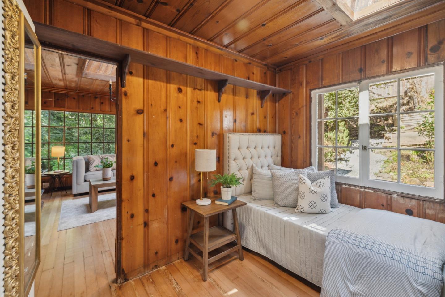 Detail Gallery Image 16 of 88 For 235 Creekside Ln, Santa Cruz,  CA 95060 - 2 Beds | 2 Baths