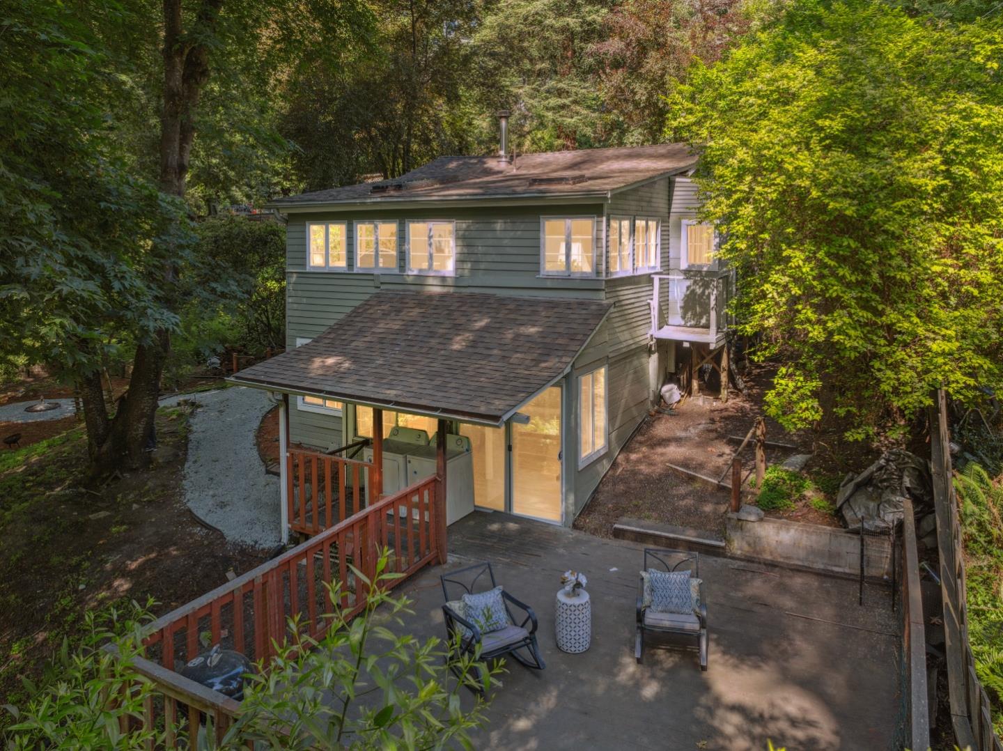 Detail Gallery Image 2 of 88 For 235 Creekside Ln, Santa Cruz,  CA 95060 - 2 Beds | 2 Baths