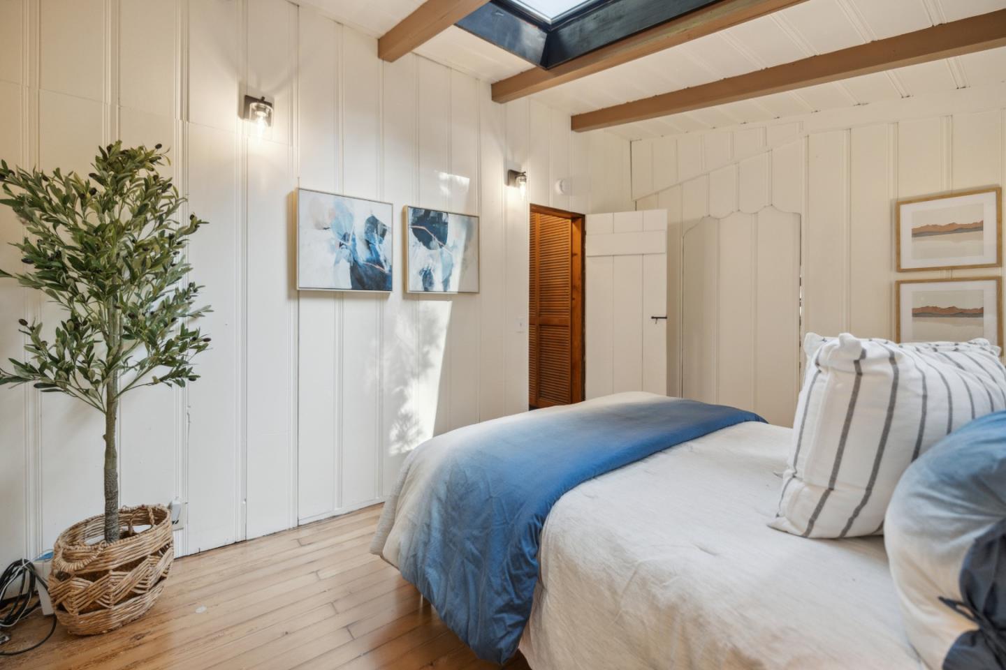 Detail Gallery Image 23 of 88 For 235 Creekside Ln, Santa Cruz,  CA 95060 - 2 Beds | 2 Baths