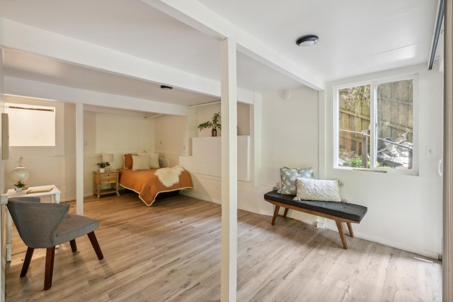 Detail Gallery Image 27 of 88 For 235 Creekside Ln, Santa Cruz,  CA 95060 - 2 Beds | 2 Baths