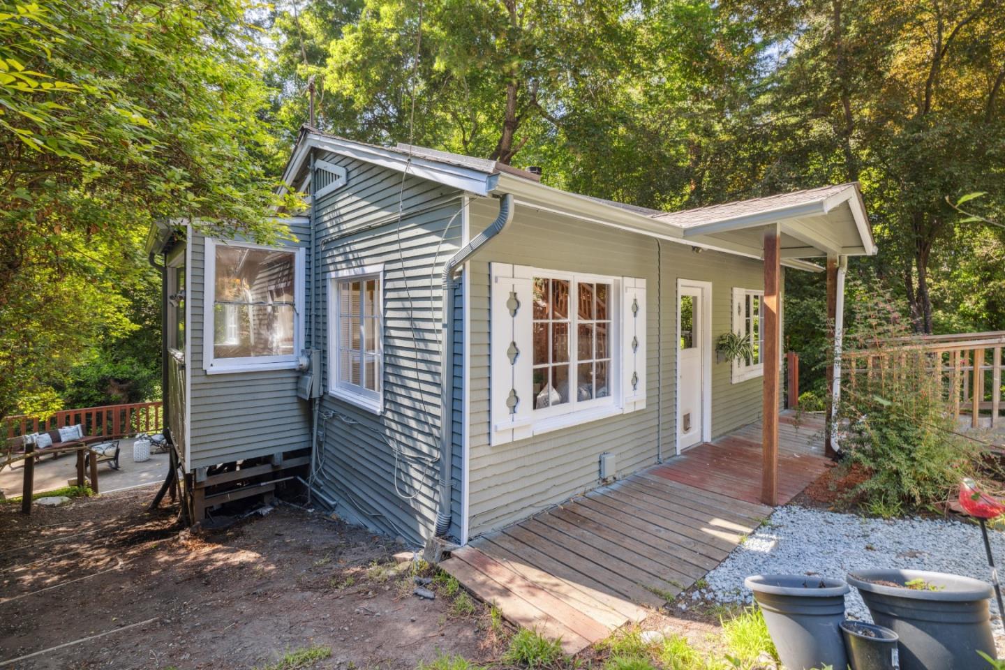 Detail Gallery Image 3 of 88 For 235 Creekside Ln, Santa Cruz,  CA 95060 - 2 Beds | 2 Baths