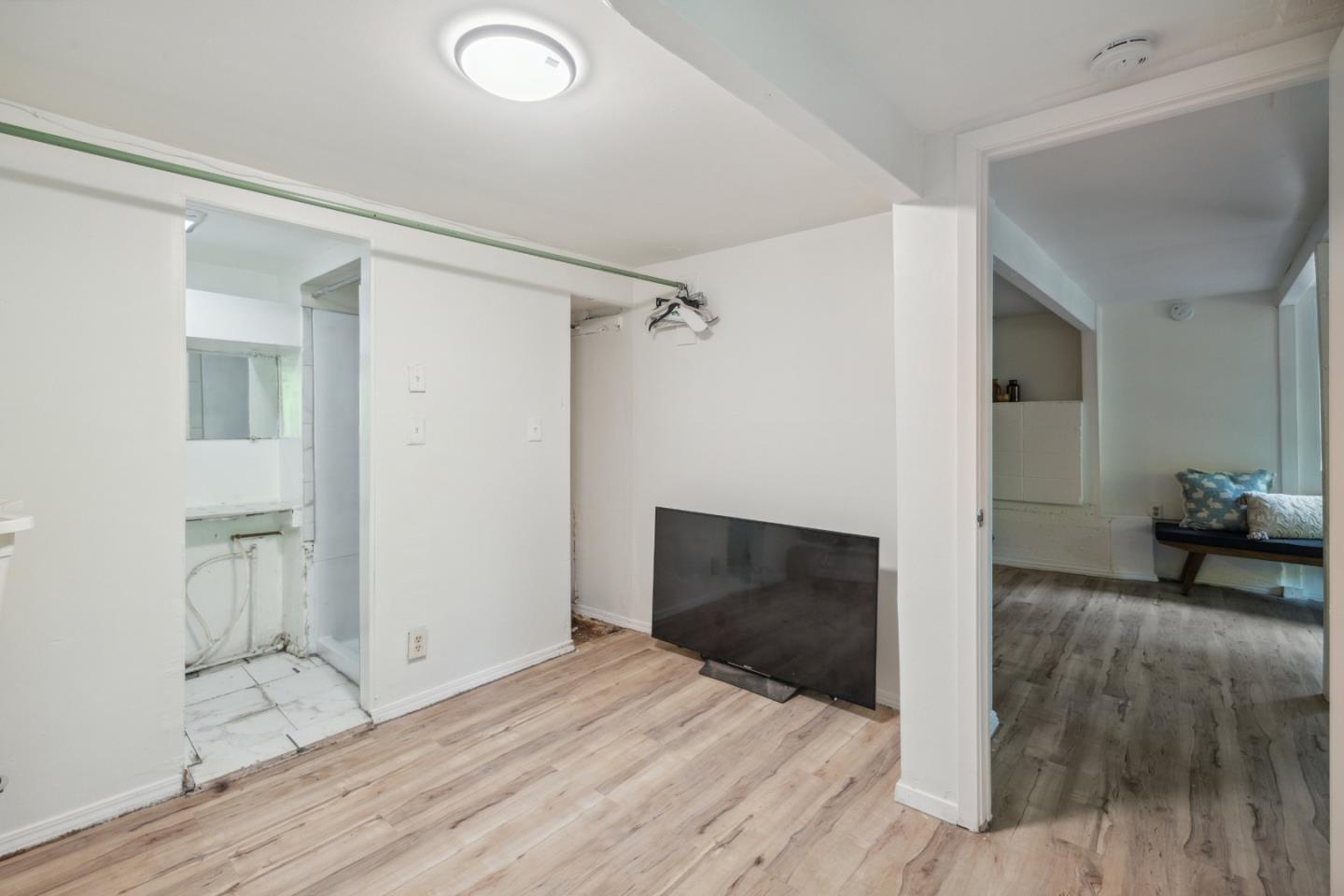 Detail Gallery Image 30 of 88 For 235 Creekside Ln, Santa Cruz,  CA 95060 - 2 Beds | 2 Baths