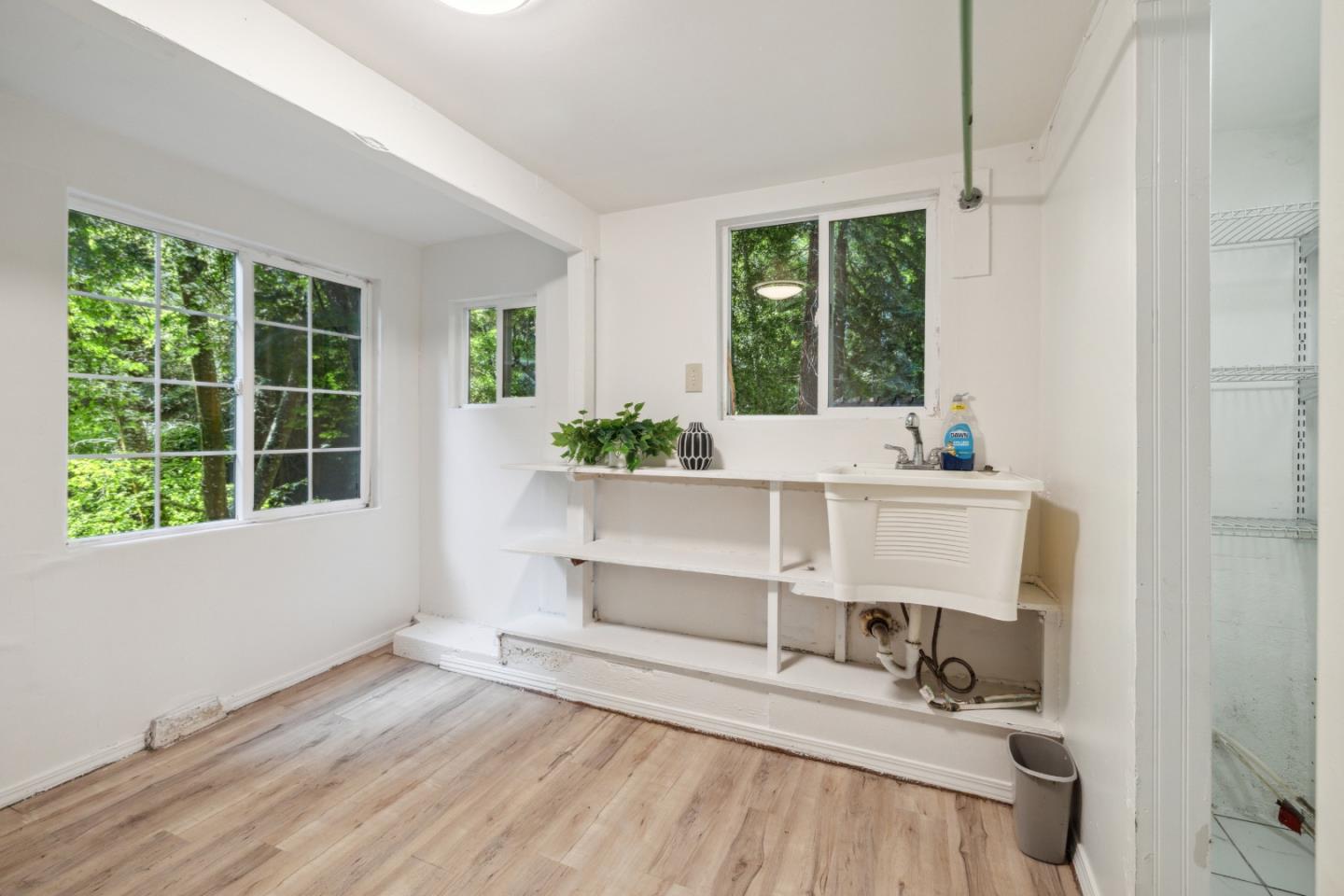 Detail Gallery Image 31 of 88 For 235 Creekside Ln, Santa Cruz,  CA 95060 - 2 Beds | 2 Baths