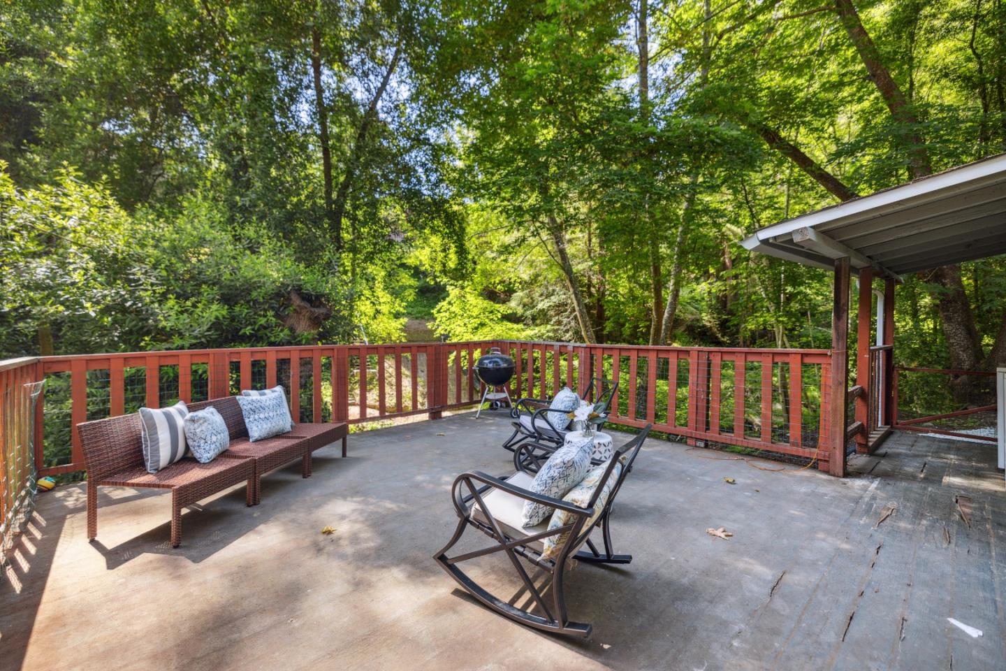 Detail Gallery Image 35 of 88 For 235 Creekside Ln, Santa Cruz,  CA 95060 - 2 Beds | 2 Baths