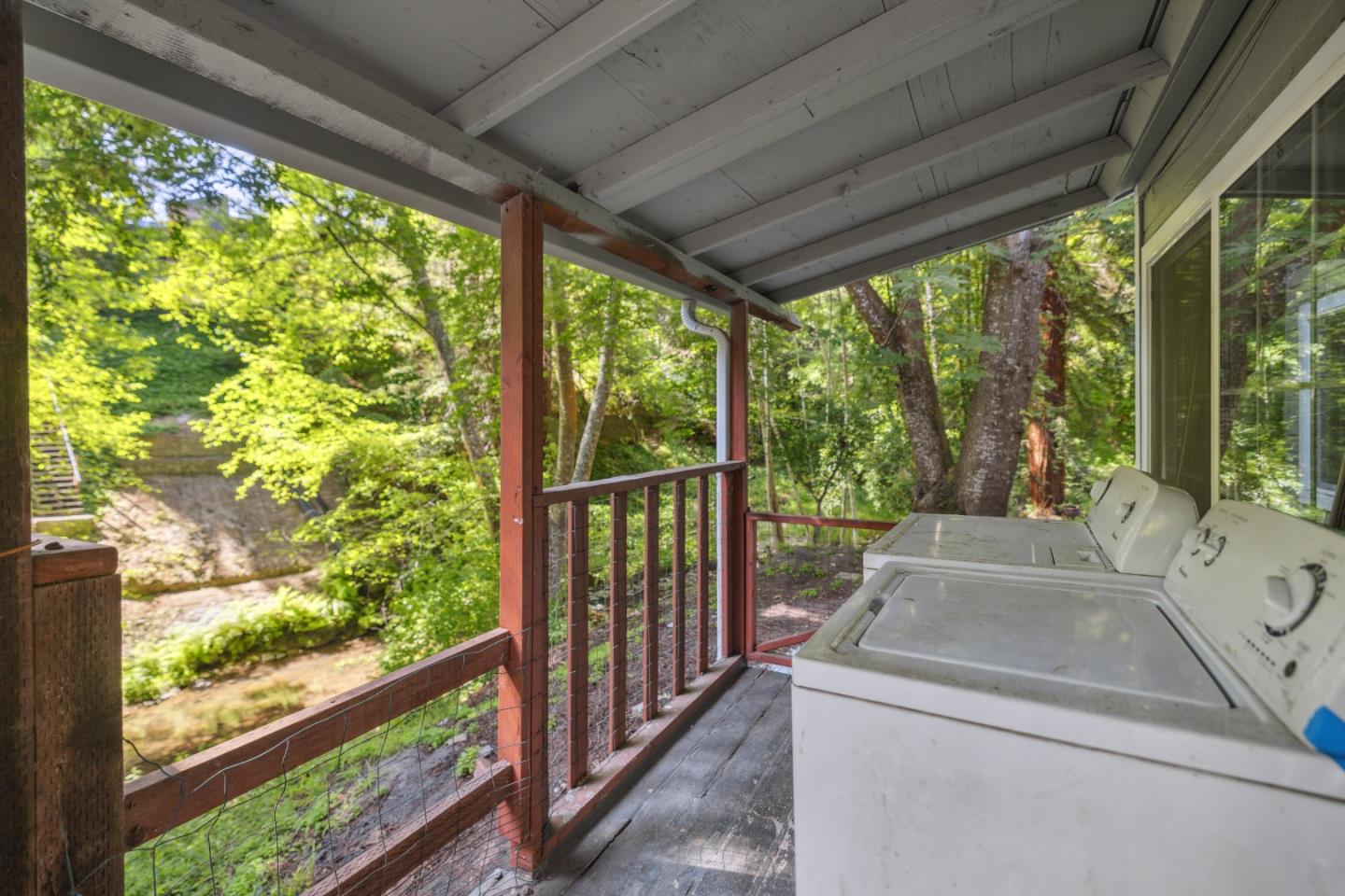 Detail Gallery Image 37 of 88 For 235 Creekside Ln, Santa Cruz,  CA 95060 - 2 Beds | 2 Baths