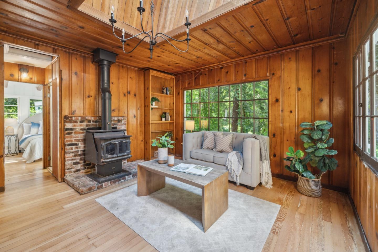Detail Gallery Image 4 of 88 For 235 Creekside Ln, Santa Cruz,  CA 95060 - 2 Beds | 2 Baths