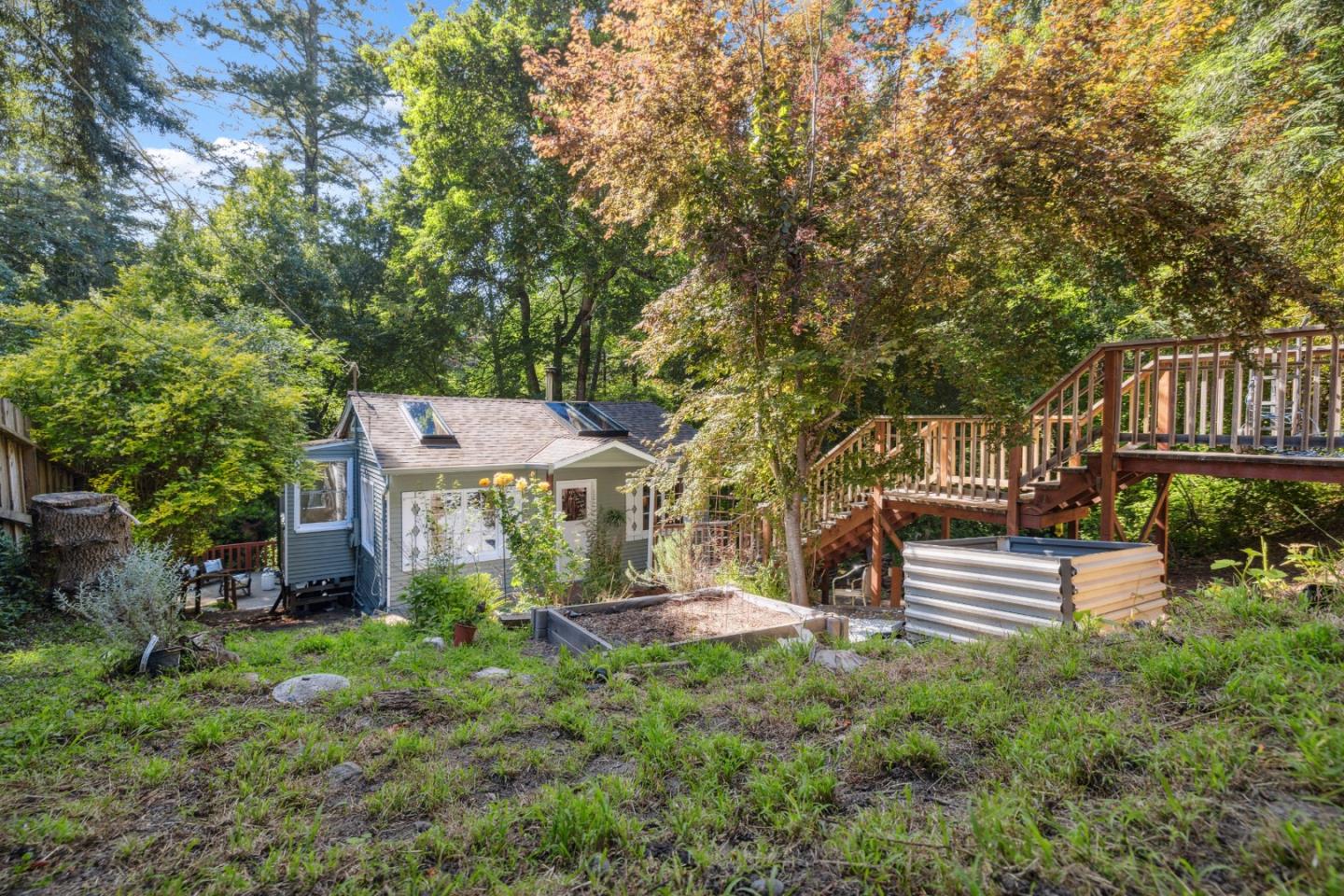 Detail Gallery Image 42 of 88 For 235 Creekside Ln, Santa Cruz,  CA 95060 - 2 Beds | 2 Baths