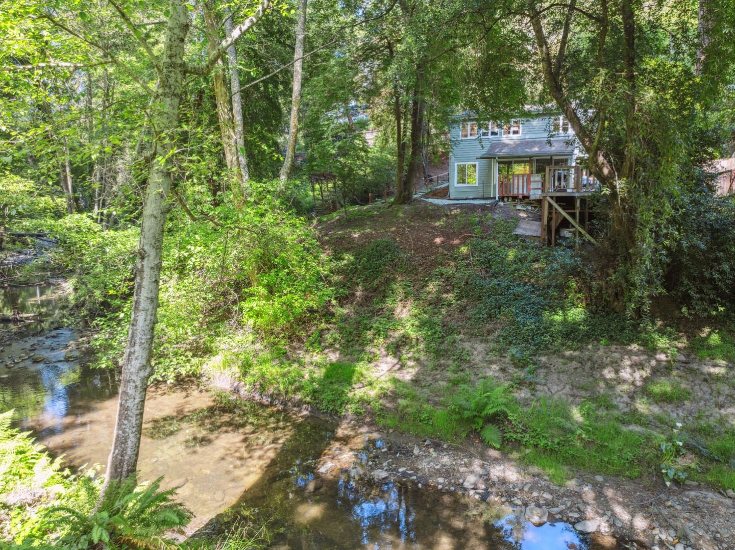 Detail Gallery Image 46 of 88 For 235 Creekside Ln, Santa Cruz,  CA 95060 - 2 Beds | 2 Baths
