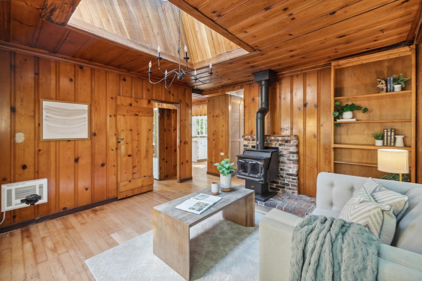 Detail Gallery Image 5 of 88 For 235 Creekside Ln, Santa Cruz,  CA 95060 - 2 Beds | 2 Baths