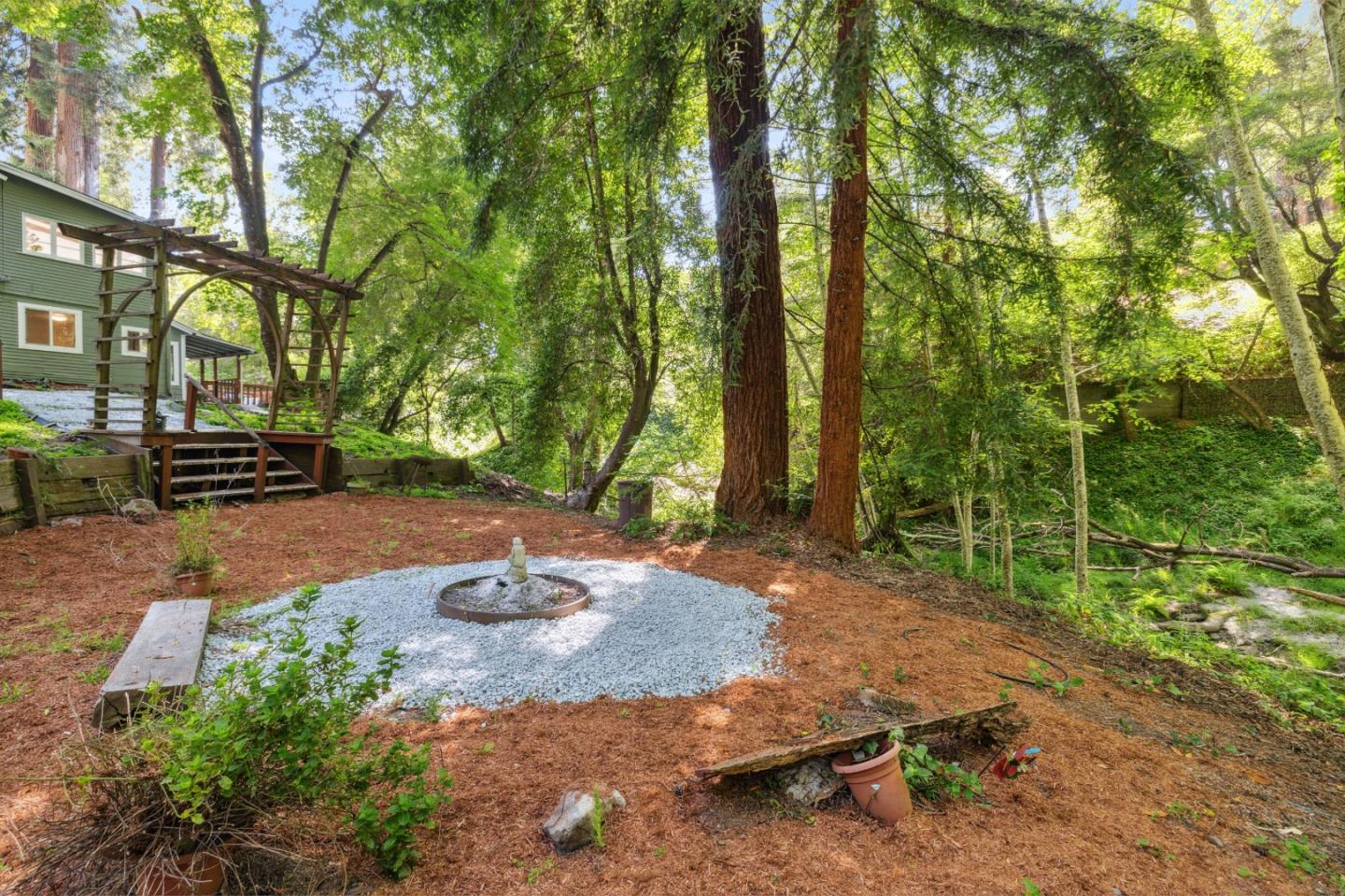 Detail Gallery Image 57 of 88 For 235 Creekside Ln, Santa Cruz,  CA 95060 - 2 Beds | 2 Baths