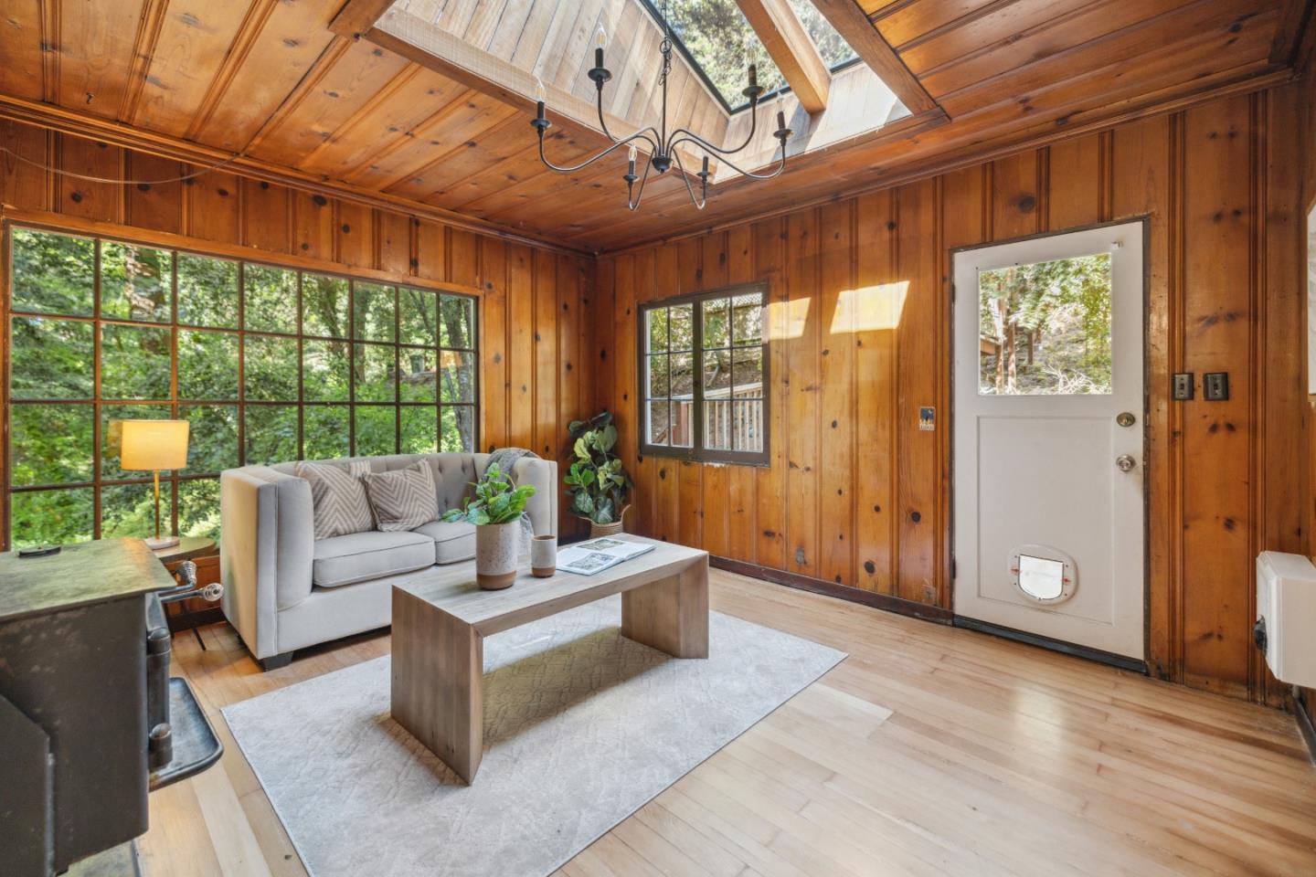 Detail Gallery Image 7 of 88 For 235 Creekside Ln, Santa Cruz,  CA 95060 - 2 Beds | 2 Baths