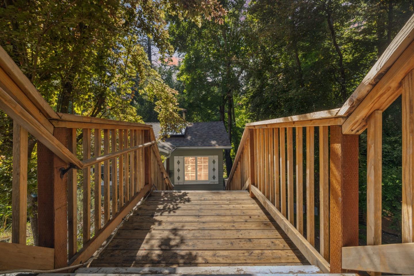 Detail Gallery Image 70 of 88 For 235 Creekside Ln, Santa Cruz,  CA 95060 - 2 Beds | 2 Baths