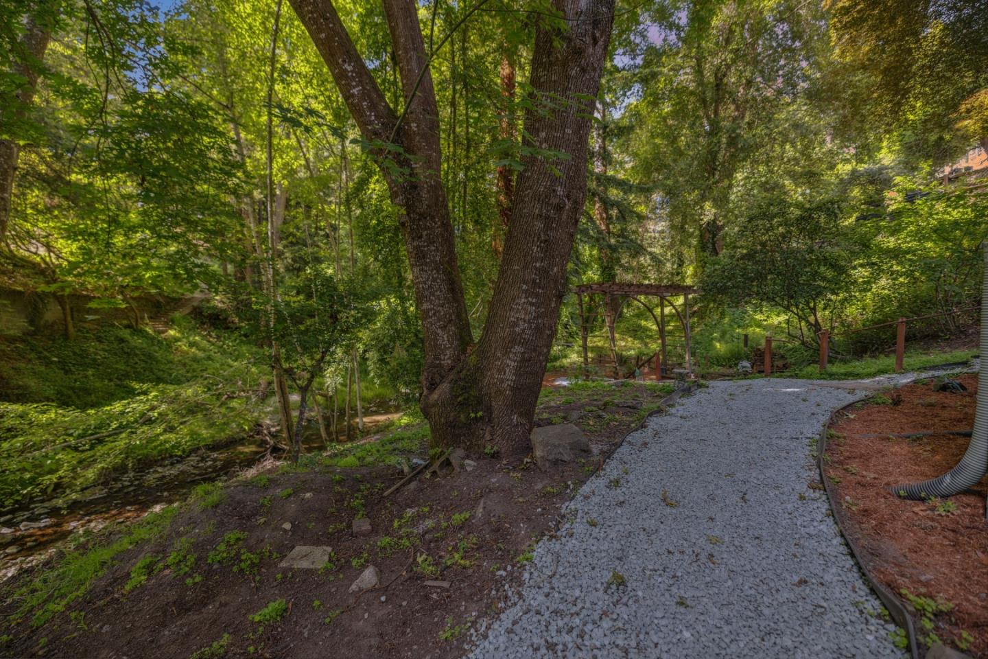 Detail Gallery Image 72 of 88 For 235 Creekside Ln, Santa Cruz,  CA 95060 - 2 Beds | 2 Baths