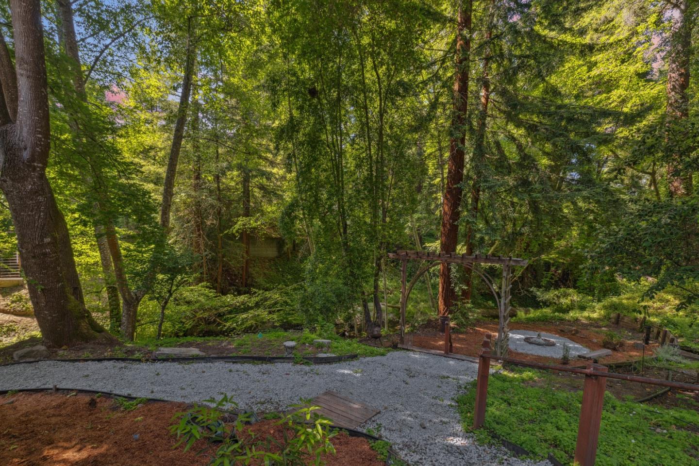 Detail Gallery Image 73 of 88 For 235 Creekside Ln, Santa Cruz,  CA 95060 - 2 Beds | 2 Baths