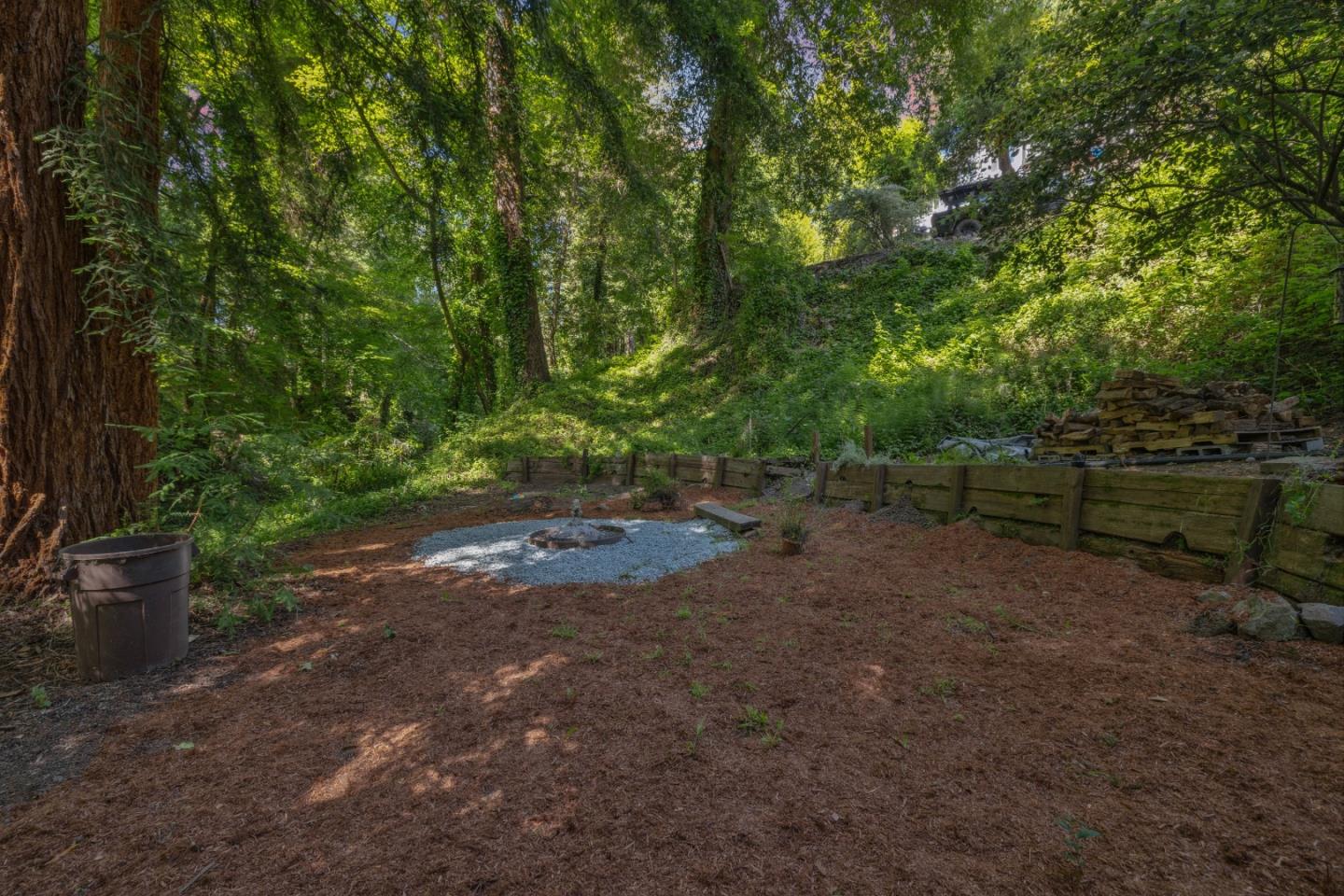 Detail Gallery Image 76 of 88 For 235 Creekside Ln, Santa Cruz,  CA 95060 - 2 Beds | 2 Baths