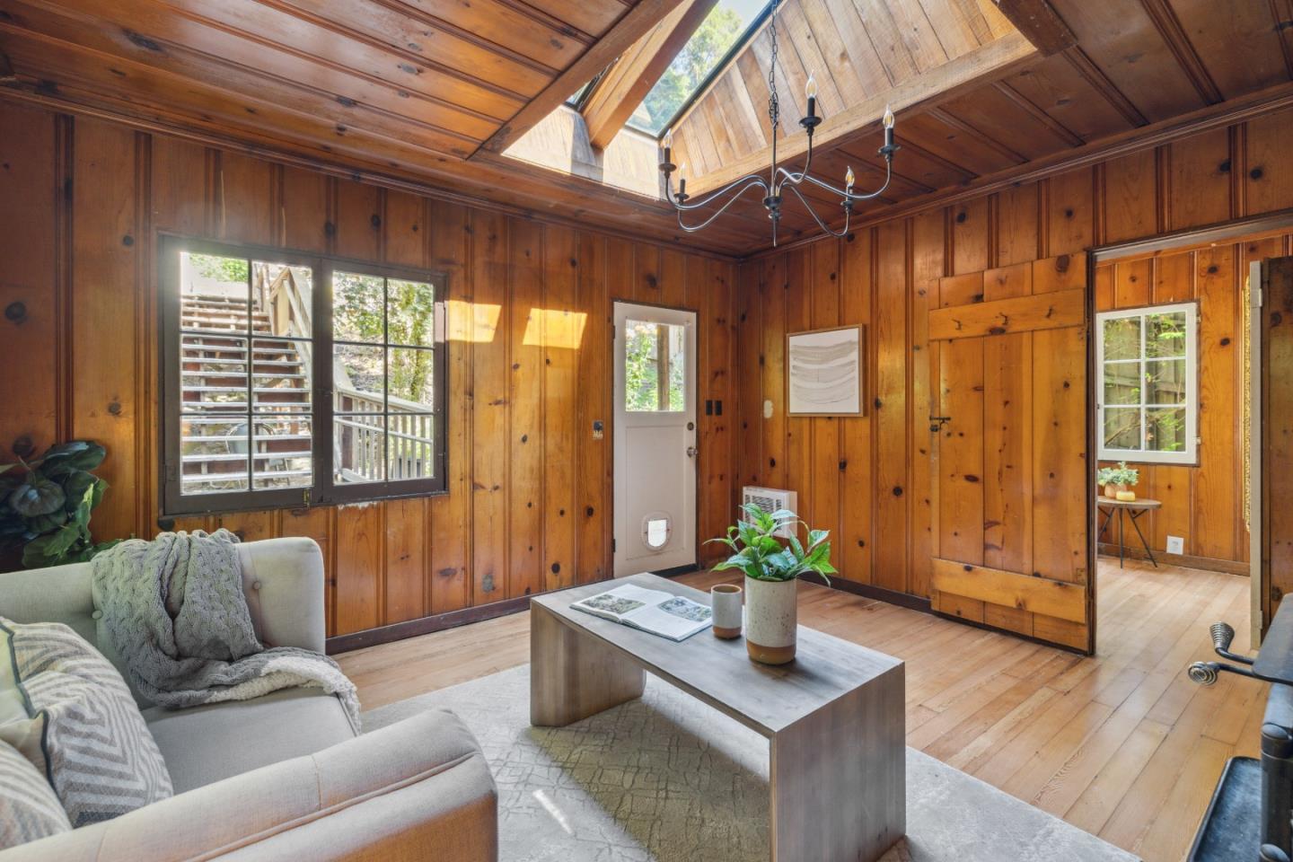 Detail Gallery Image 8 of 88 For 235 Creekside Ln, Santa Cruz,  CA 95060 - 2 Beds | 2 Baths