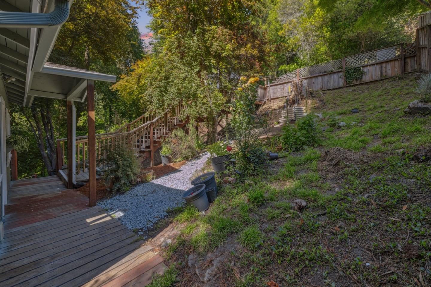 Detail Gallery Image 80 of 88 For 235 Creekside Ln, Santa Cruz,  CA 95060 - 2 Beds | 2 Baths