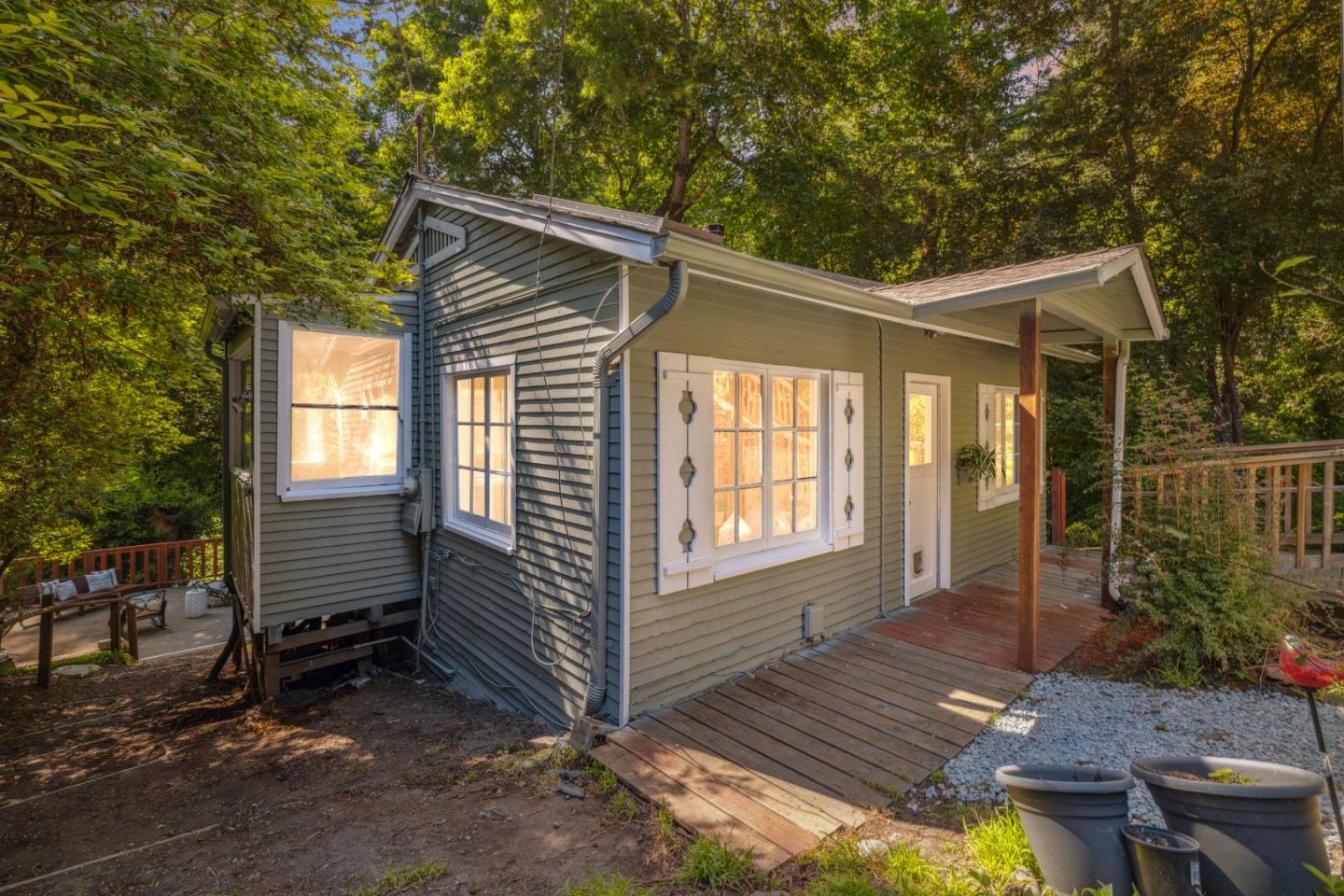 Detail Gallery Image 82 of 88 For 235 Creekside Ln, Santa Cruz,  CA 95060 - 2 Beds | 2 Baths