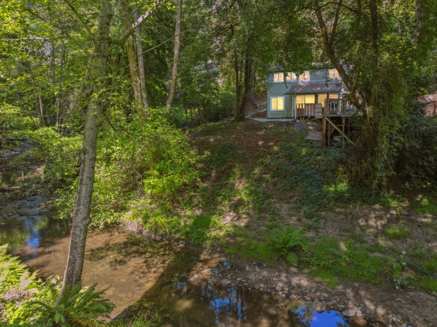 Detail Gallery Image 85 of 88 For 235 Creekside Ln, Santa Cruz,  CA 95060 - 2 Beds | 2 Baths