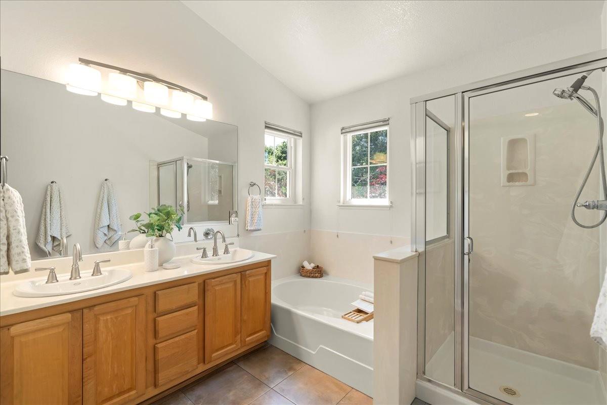 Detail Gallery Image 21 of 34 For 105 Estrada Dr, Mountain View,  CA 94043 - 4 Beds | 2/1 Baths