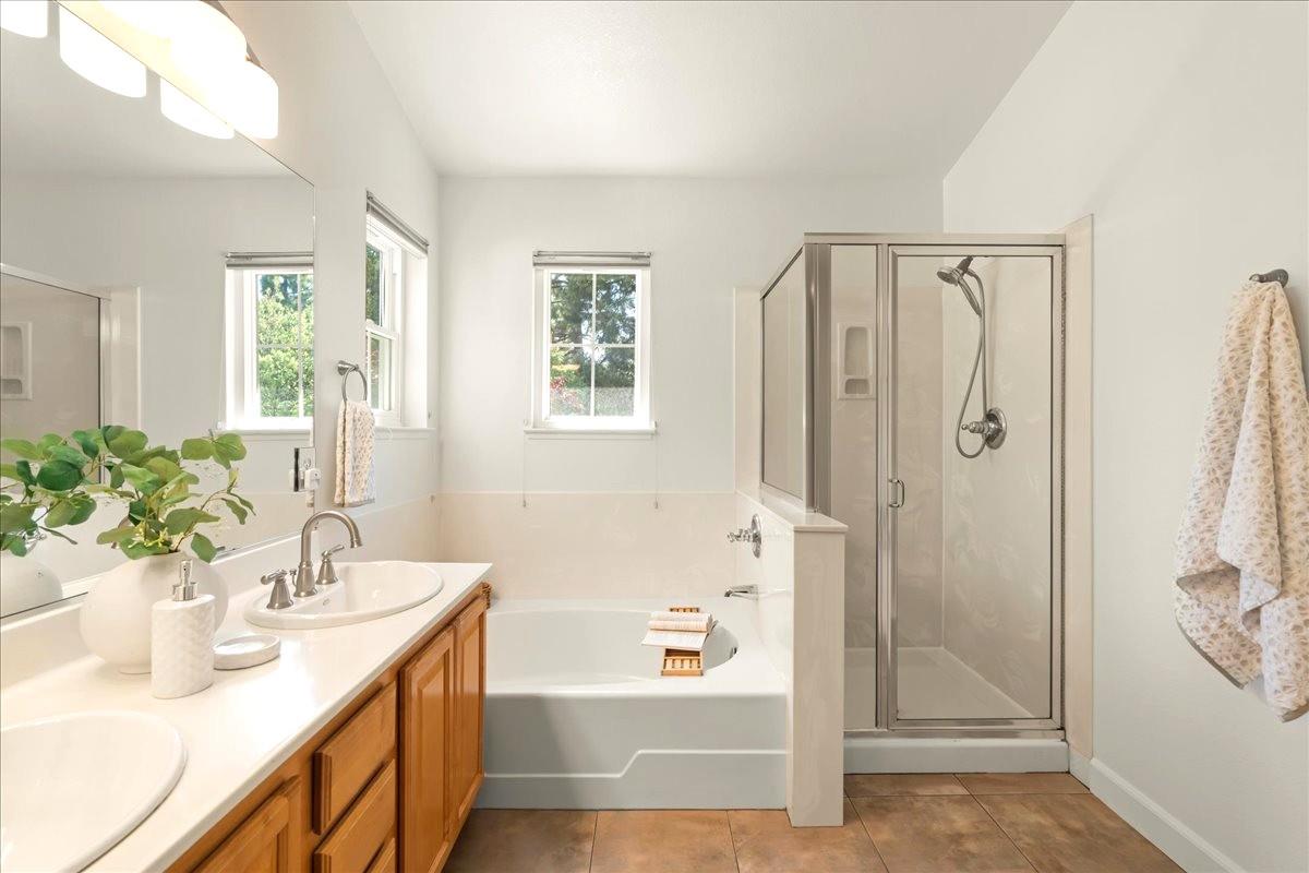Detail Gallery Image 22 of 34 For 105 Estrada Dr, Mountain View,  CA 94043 - 4 Beds | 2/1 Baths