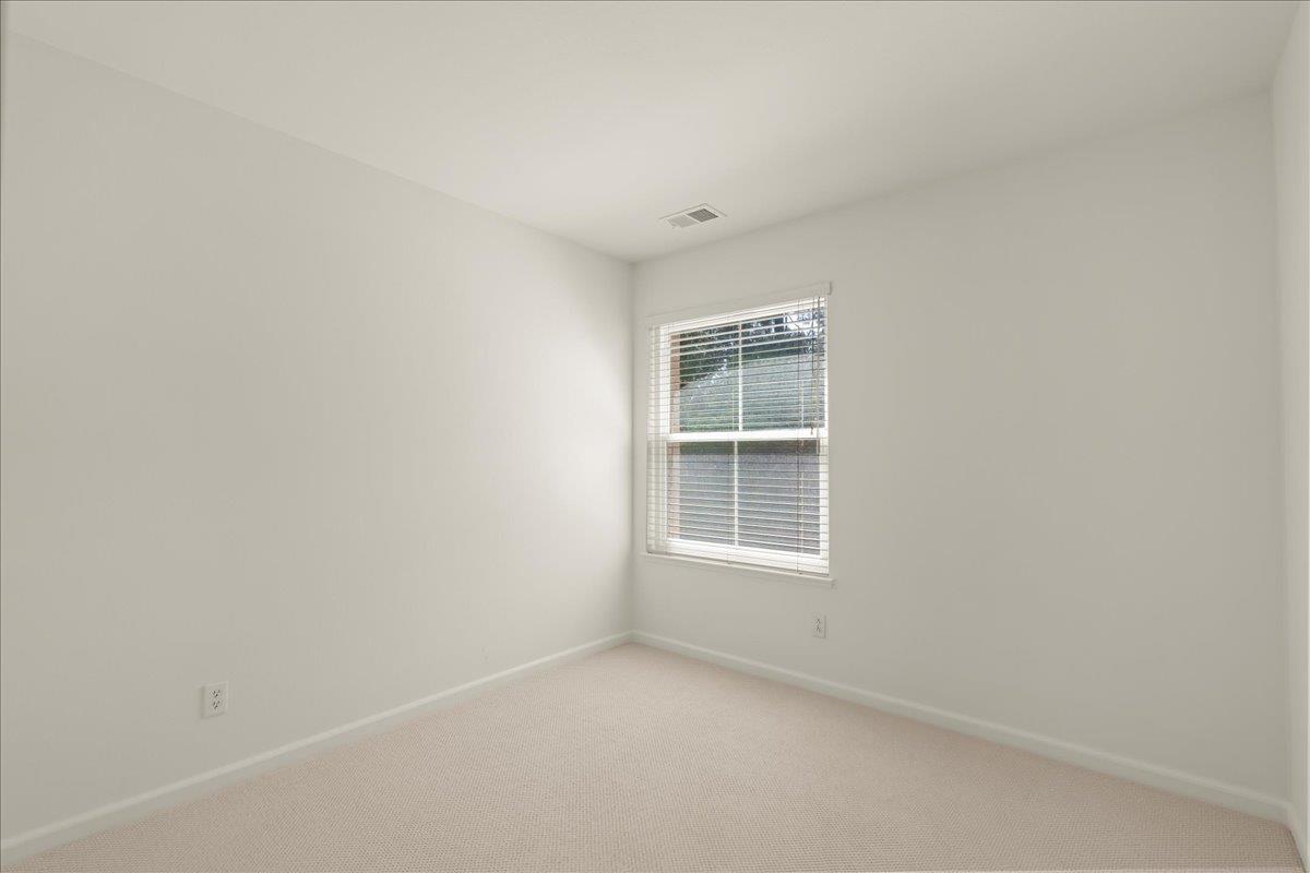 Detail Gallery Image 23 of 34 For 105 Estrada Dr, Mountain View,  CA 94043 - 4 Beds | 2/1 Baths