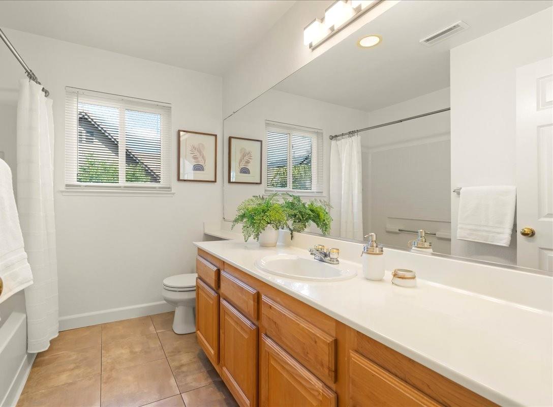 Detail Gallery Image 24 of 34 For 105 Estrada Dr, Mountain View,  CA 94043 - 4 Beds | 2/1 Baths