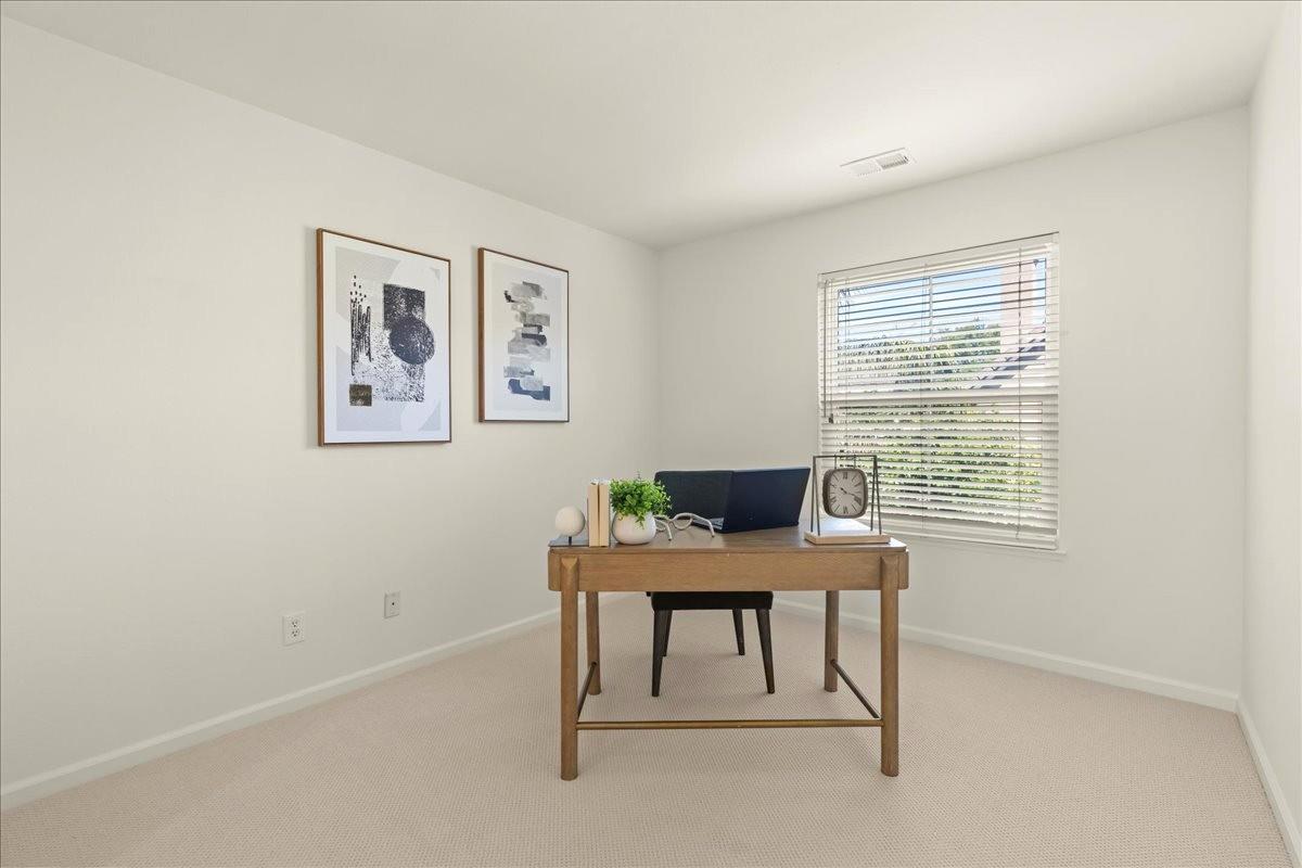 Detail Gallery Image 25 of 34 For 105 Estrada Dr, Mountain View,  CA 94043 - 4 Beds | 2/1 Baths
