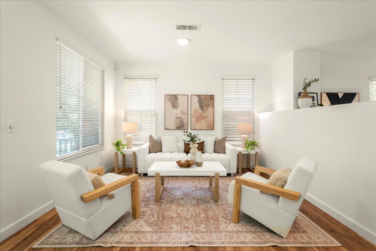 Detail Gallery Image 4 of 34 For 105 Estrada Dr, Mountain View,  CA 94043 - 4 Beds | 2/1 Baths