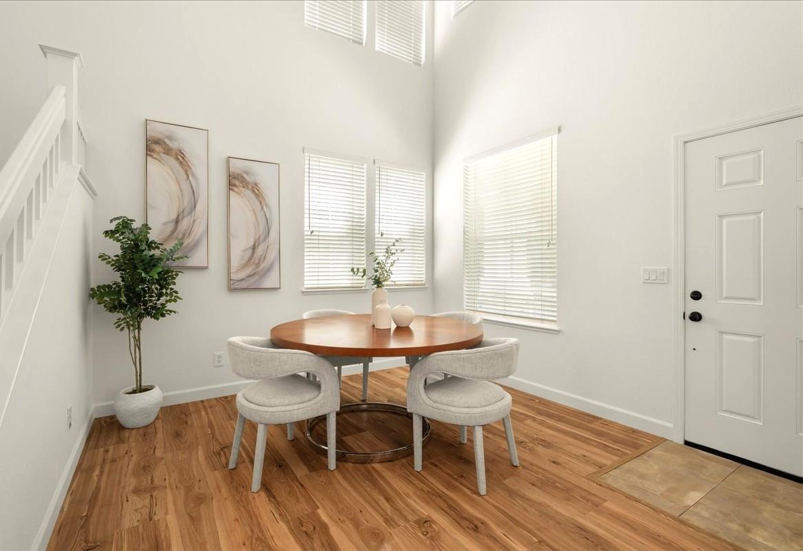 Detail Gallery Image 8 of 34 For 105 Estrada Dr, Mountain View,  CA 94043 - 4 Beds | 2/1 Baths