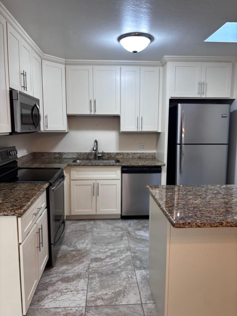 Detail Gallery Image 13 of 16 For Mission Se 4th St 3n,  Carmel,  CA 93923 - 1 Beds | 1 Baths
