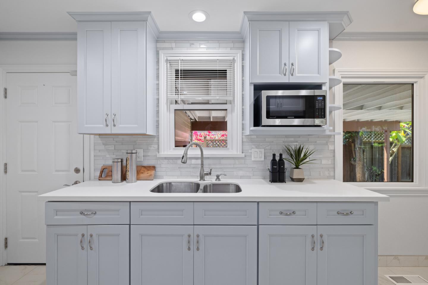 Detail Gallery Image 10 of 30 For 903 Alameda De Las Pulgas, Belmont,  CA 94002 - 3 Beds | 2 Baths